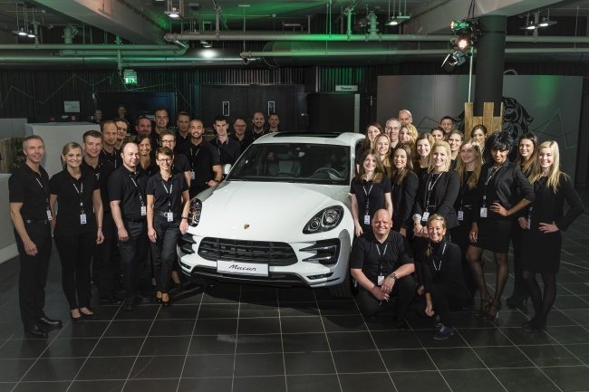 V-Mag - Porsche Zentrum Berlin Macan Porscheteam- Foto Ulf Bueschleb