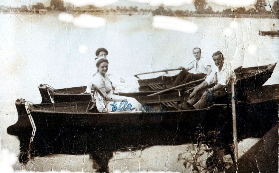 vorne Ella u. Richard Platz Deutscheylau neu