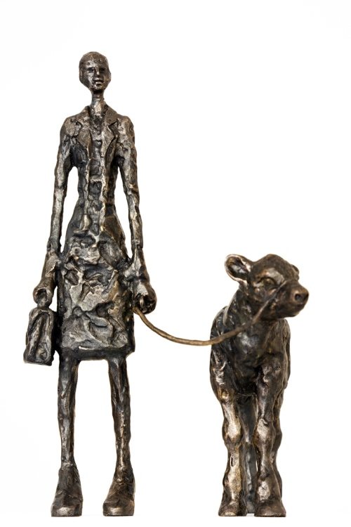 V-Mag - mianki.Gallery - Maedchen mit Kalb Tina Heuter - Foto Nikolaus Fuercho