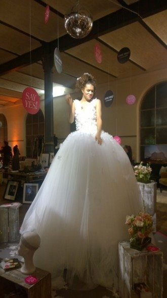 V-Mag - Love Circus BASH 2015 - Brautkleiddesign Anne Wolf