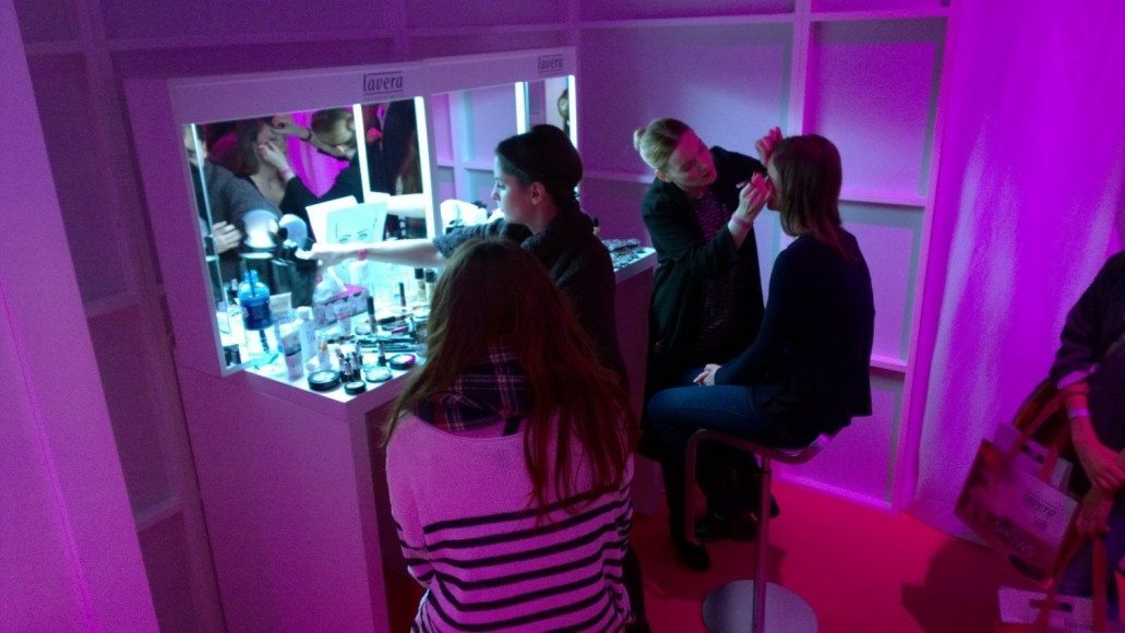 V-Mag - lavera Showfloor Januar 2015 - 10