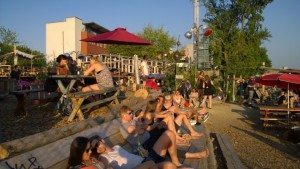 V-Mag - Holzmarkt Le Doerf - Sonnenbaden