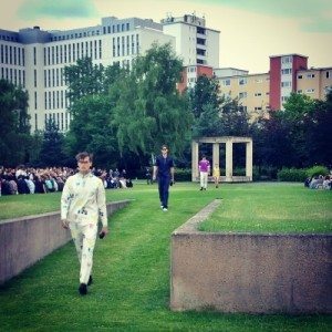 V-Mag - Julian Zigerli SS2016 - Geschichtspark Moabit -2- Mercedes Benz Fashion Week Juli 2015