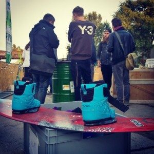 V-Mag - Wake the City - Wakeboarding im RAW Tempel Friedrichshain -  Board