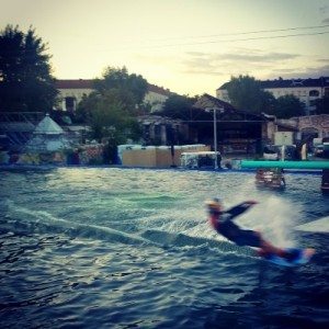 V-Mag - Wake the City - Wakeboarding im RAW Tempel Friedrichshain - Fast