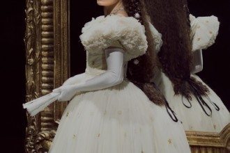 Roberta Valentini als Elisabeth in Darstellung des Bildes von Franz Xaver Winterhalter - Foto Labelle Juliane Bischoff